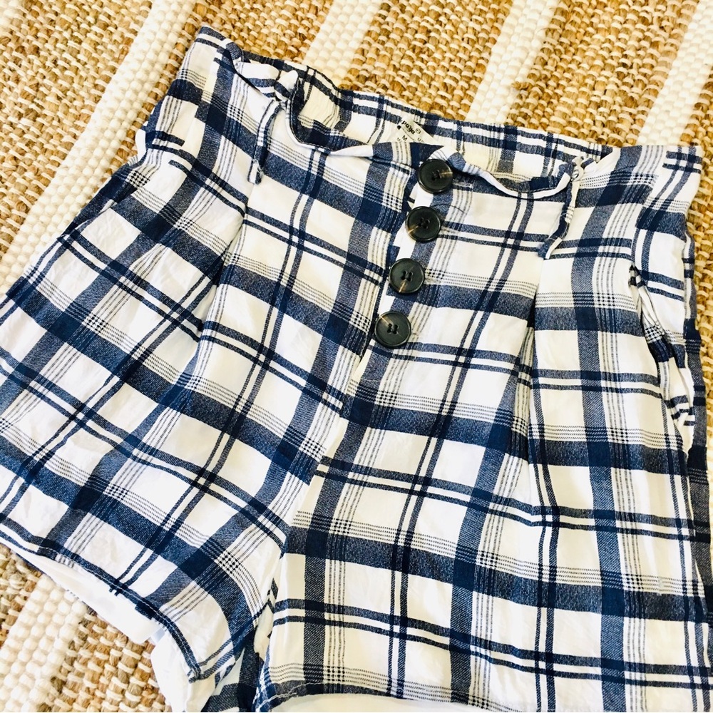 papaya Plaid blue white plaid pleated button up shorts poly rayon small …